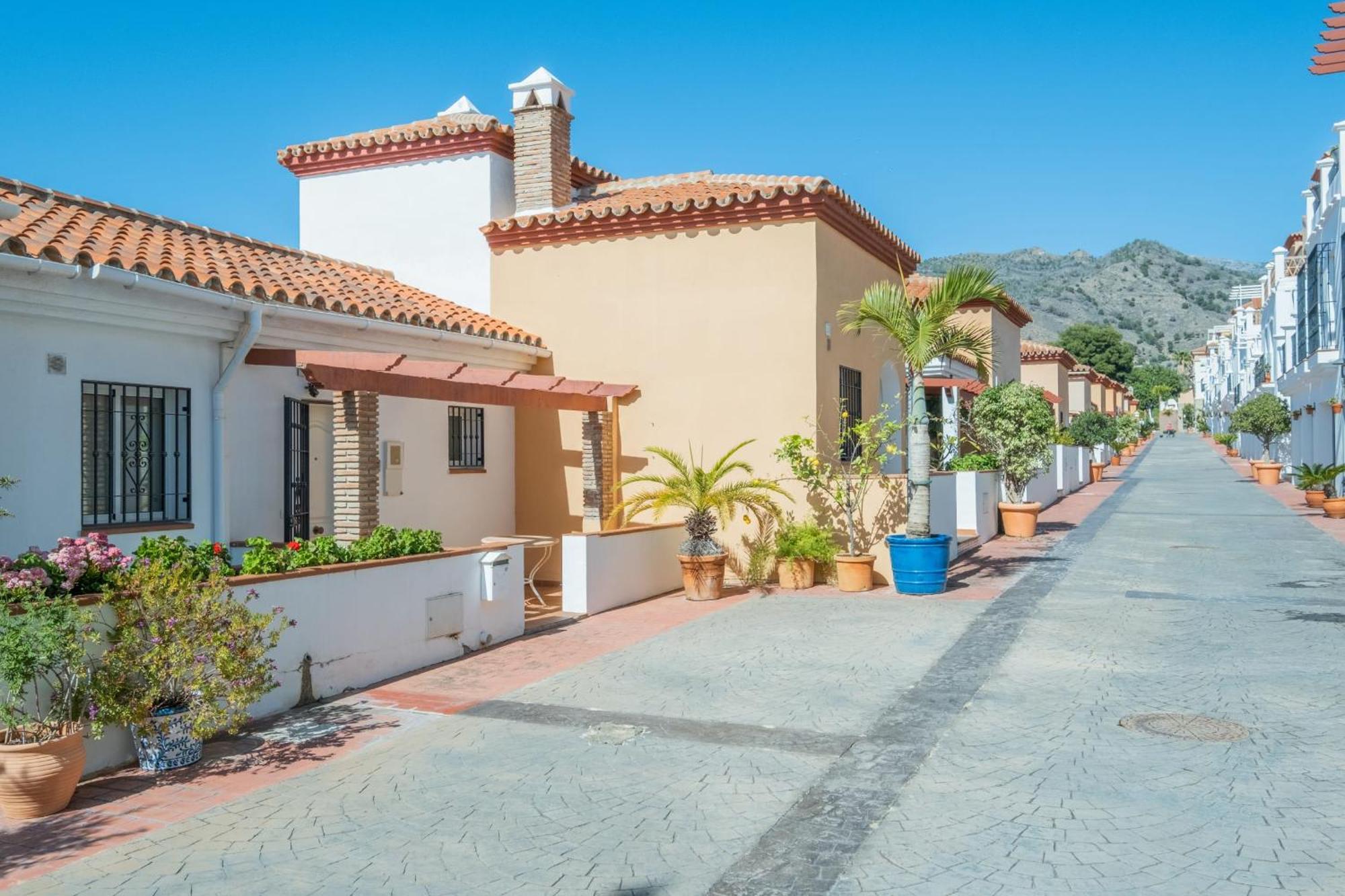 Aljamar 24 Comfortable House Near Burriana Beach Nerja Dış mekan fotoğraf